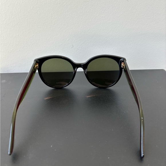 Gucci Black Sunglasses - Picture 5 of 7